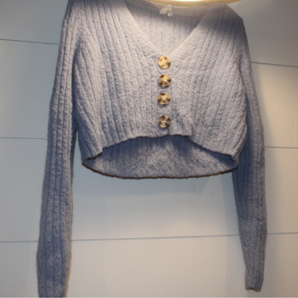 Cozy Blue Cropped Cardigan with Button Detail